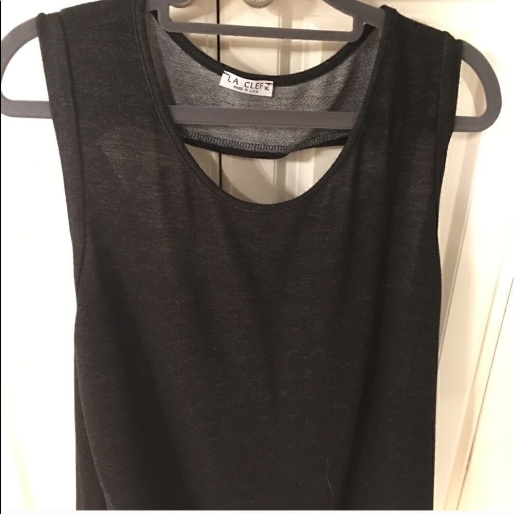 La Clef Open Back Keyhole Tank - Picture 8 of 15